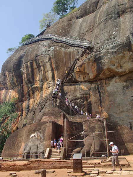 The famous lion paws at Sigiriya in Sri Lanka