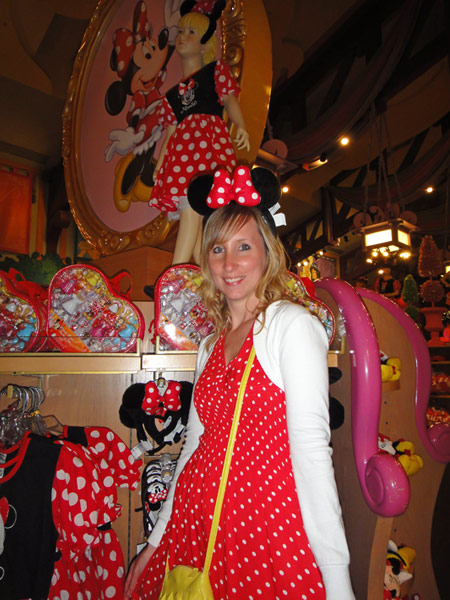 Taking my fashion cues from Minnie Mouse at the World of Disney Store in Orlando